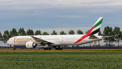 A6-EBK - Emirates Airlines Boeing 777-300ER
