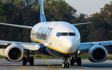 SP-RST - Ryanair Sun Boeing 737-8AS