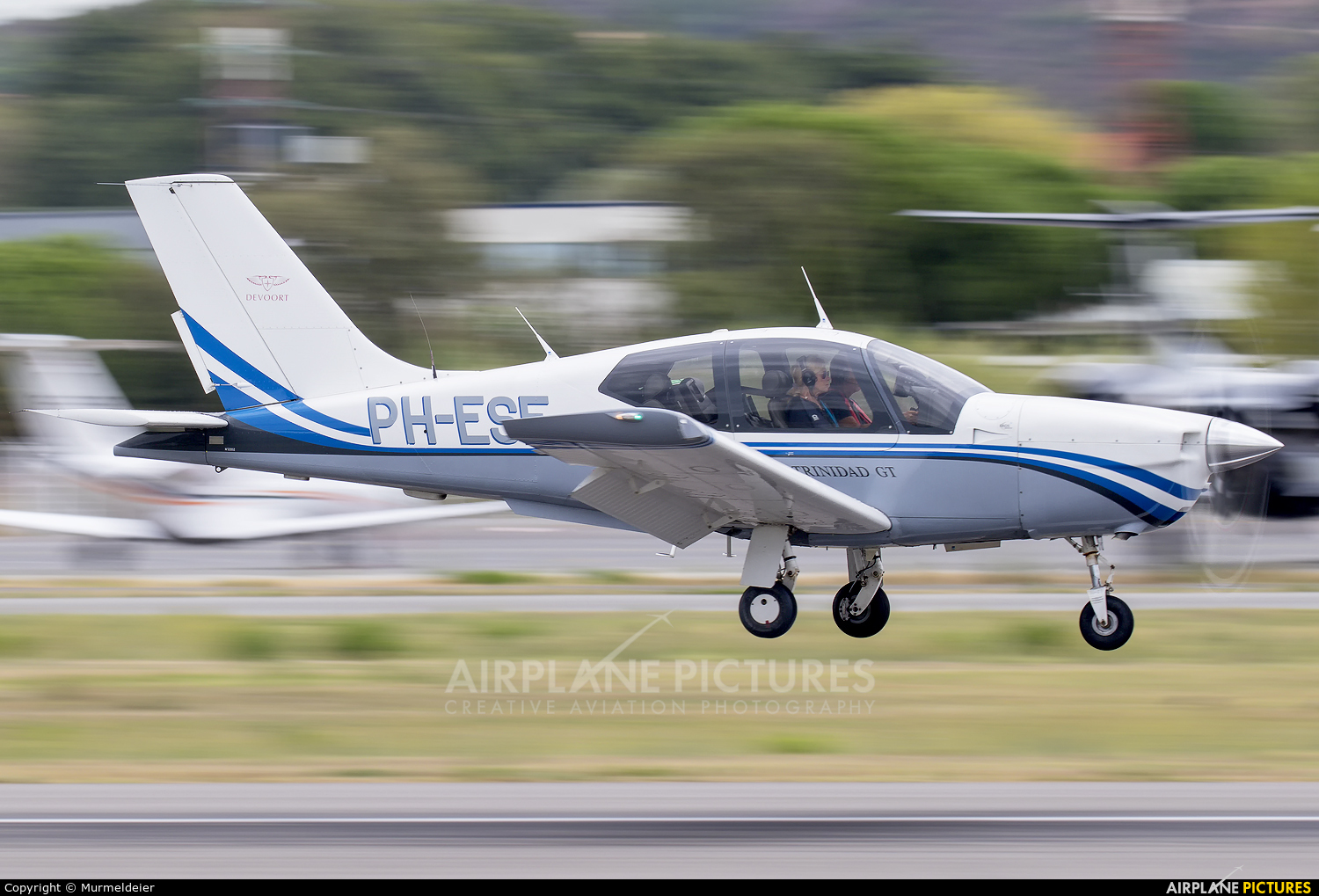 Private PH-ESE aircraft at Cannes - Mandelieu