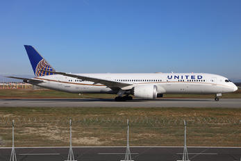 N26966 - United Airlines Boeing 787-9 Dreamliner