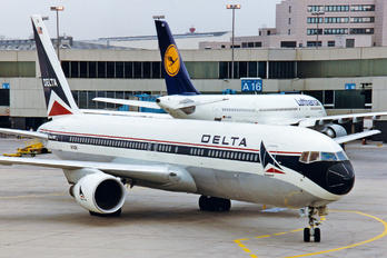 N174DN - Delta Air Lines Boeing 767-300ER
