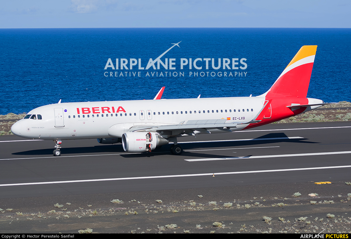 Iberia EC-LXQ aircraft at Santa Cruz de La Palma