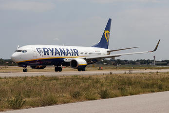 EI-EKC - Ryanair Boeing 737-800