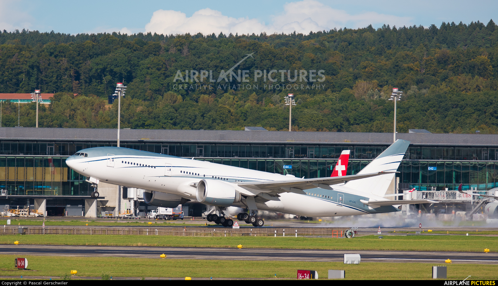 Aviation Link VP-CAL aircraft at Zurich