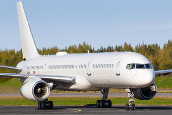 02-4452 - USA - Air Force Boeing 757-200
