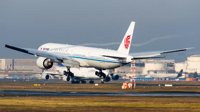 B-2040 - Air China Boeing 777-300ER