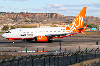 UR-SQD - SkyUp Airlines Boeing 737-700