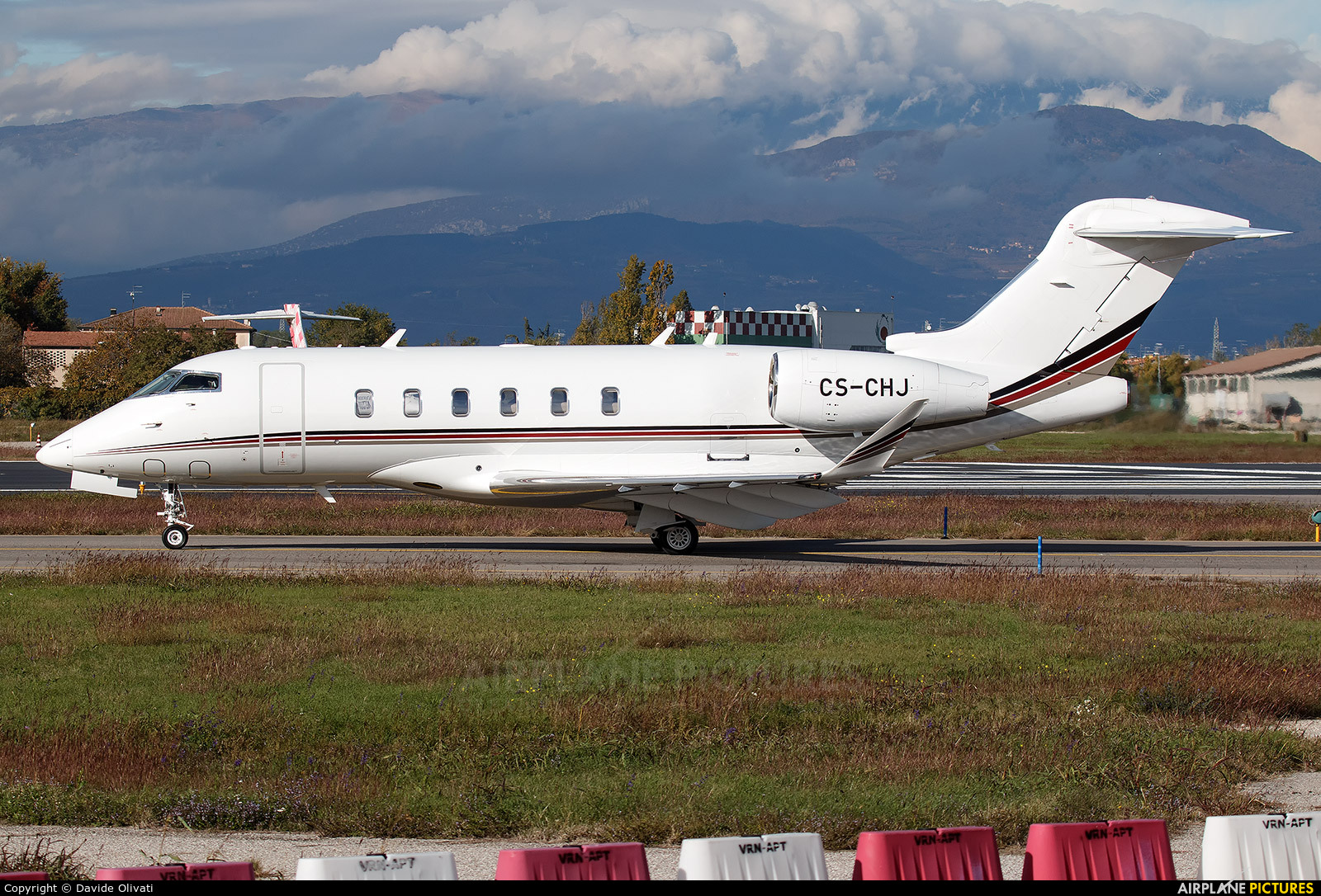 Private CS-CHJ aircraft at Verona - Villafranca