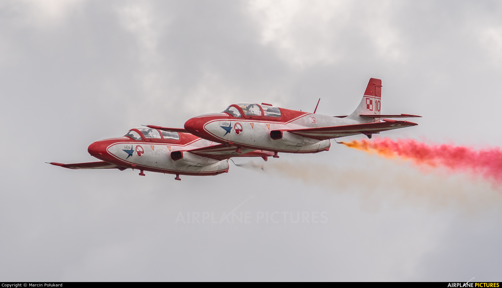 Poland - Air Force: White & Red Iskras 10 aircraft at 