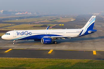 VT-IUL - IndiGo Airbus A321 NEO