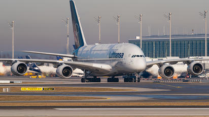D-AIMB - Lufthansa Airbus A380