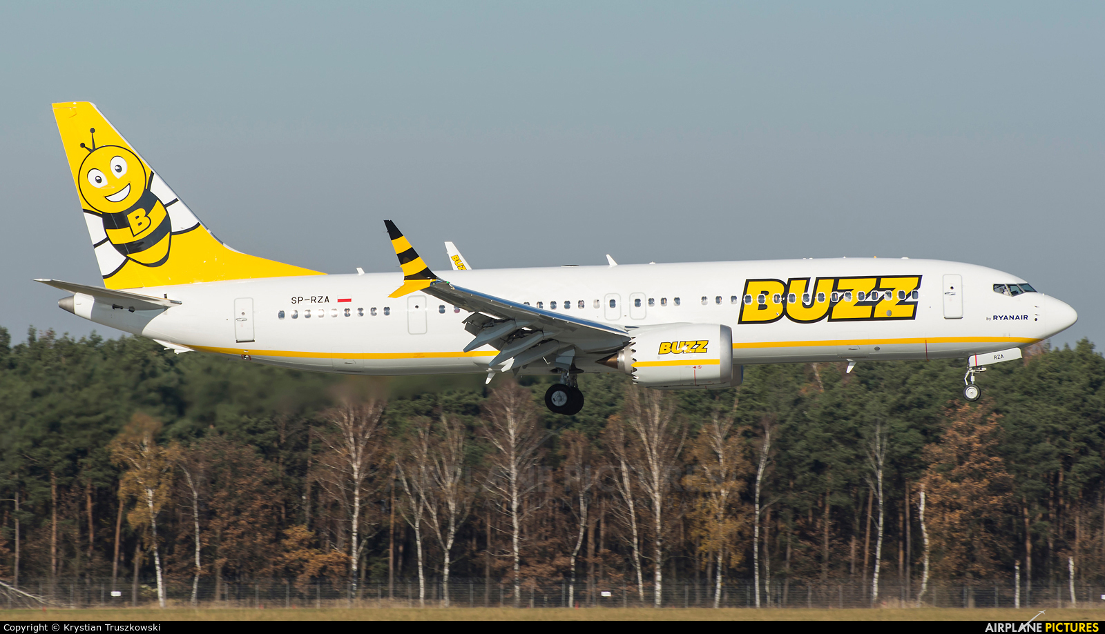 Buzz SP-RZA aircraft at Modlin