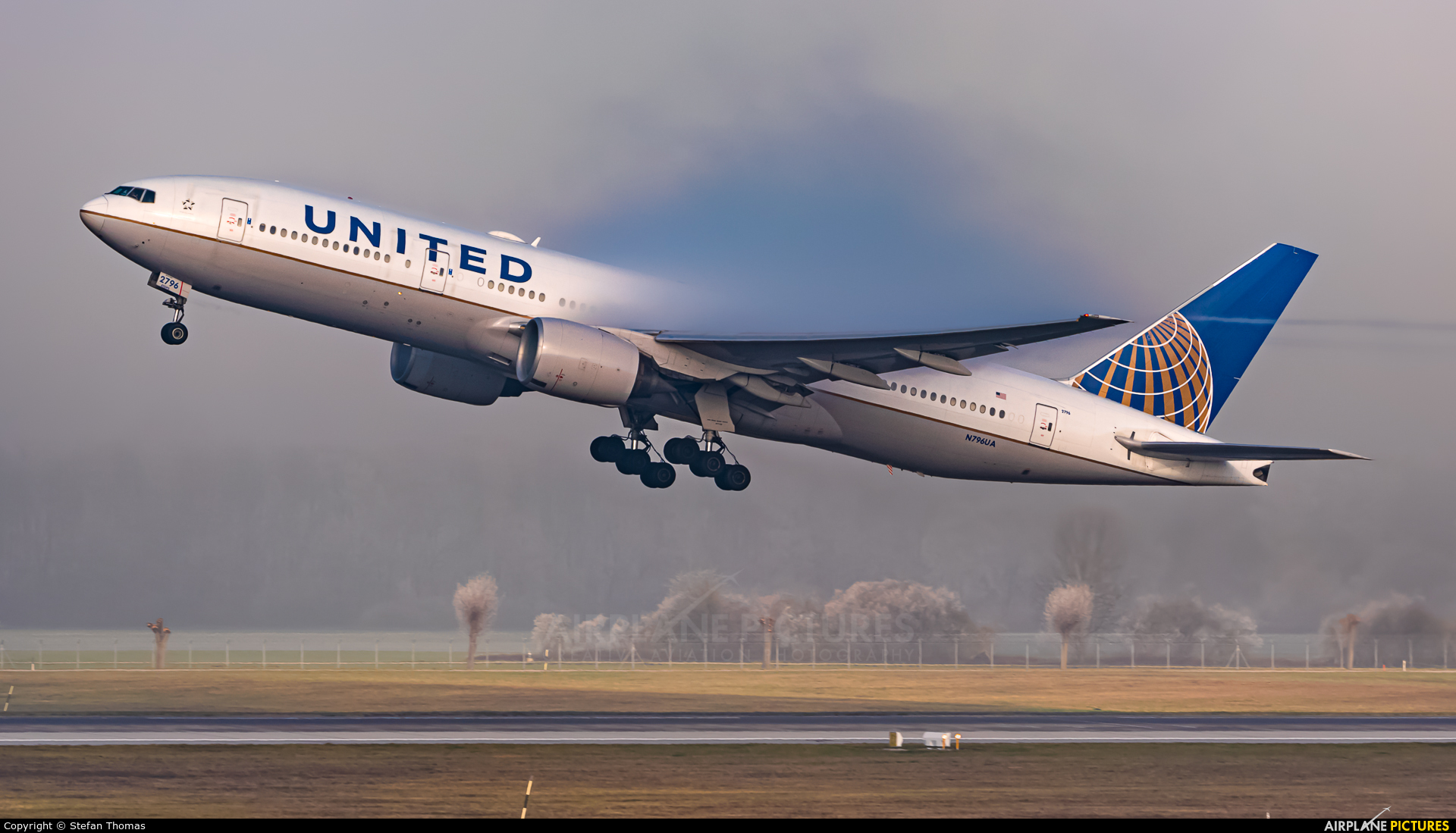 United Airlines N796UA aircraft at Munich