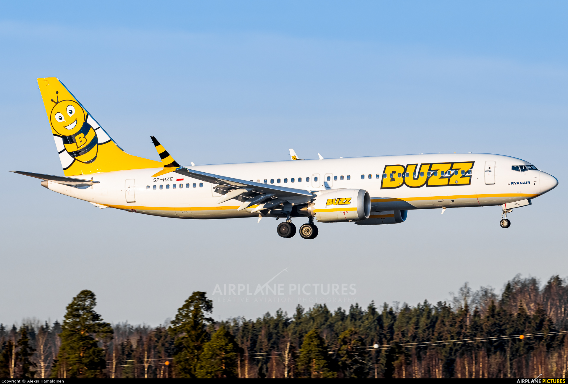 Buzz SP-RZE aircraft at Helsinki - Vantaa