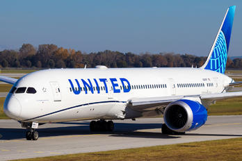 N28987 - United Airlines Boeing 787-9 Dreamliner