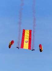 LEZG - Parachute Parachute Military