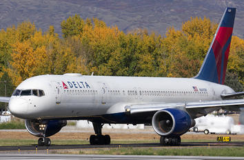 N669DN - Delta Air Lines Boeing 757-200