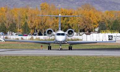 N492VR - Private Gulfstream Aerospace G-IV,  G-IV-SP, G-IV-X, G300, G350, G400, G450