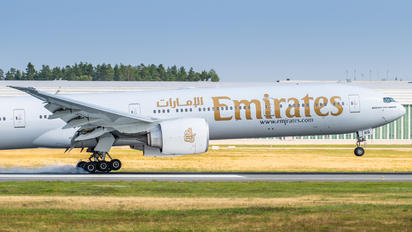 A6-ENQ - Emirates Airlines Boeing 777-300ER