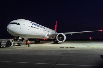 TC-LJG - Turkish Airlines Boeing 777-300ER
