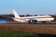 Roman Abramovich 787-8 in Basel after the test flight title=