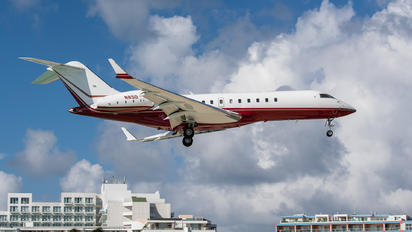 N85D - Private Bombardier BD-700 Global Express