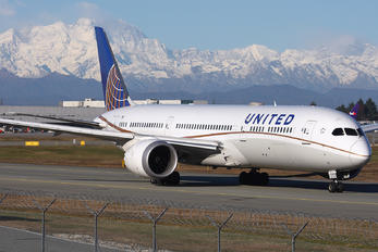 N29968 - United Airlines Boeing 787-9 Dreamliner