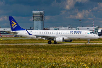 P4-KCC - Air Astana Embraer ERJ-190 (190-100)