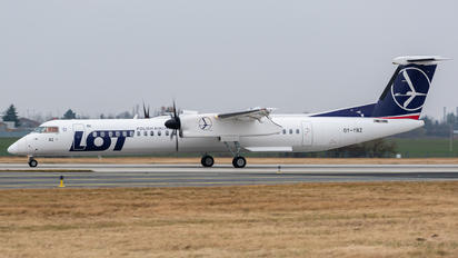 OY-YBZ - LOT - Polish Airlines de Havilland Canada DHC-8-400Q / Bombardier Q400