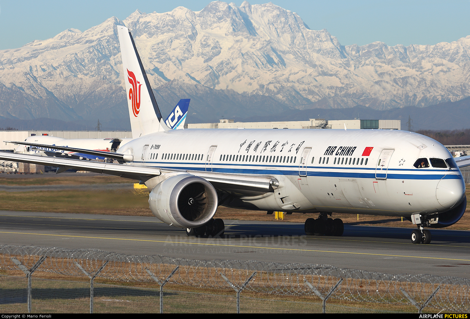 Air China B-7898 aircraft at Milan - Malpensa
