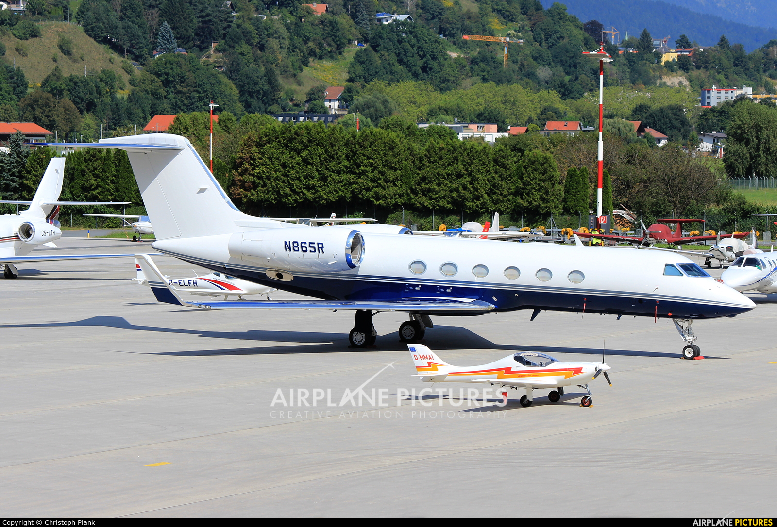 Private N865R aircraft at Innsbruck