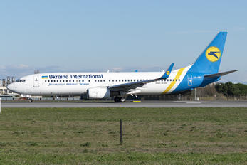UR-PSY - Ukraine International Airlines Boeing 737-800