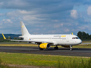 EC-MKM - Vueling Airlines Airbus A320