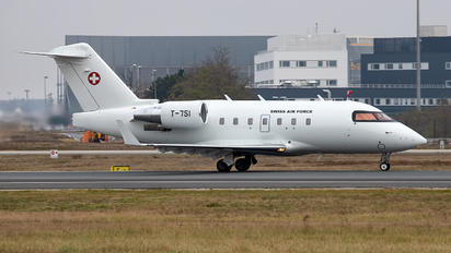 T-751 - Switzerland - Air Force Bombardier CL-600-2B16 Challenger 604