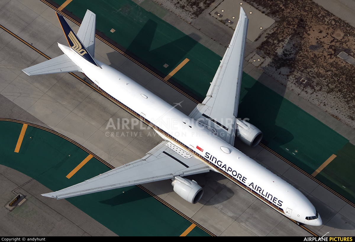 Singapore Airlines 9V-SWH aircraft at Los Angeles Intl