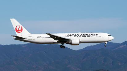 JA623J - JAL - Japan Airlines Boeing 767-300ER