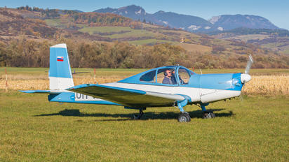 OM-MMS - Slovensky Narodny Aeroklub LET  L-40 Metasokol