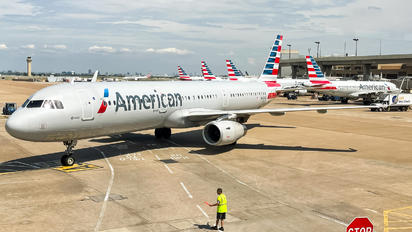N902AA - American Airlines Airbus A321