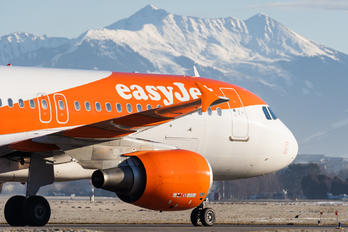 G-EZWC - easyJet Airbus A320