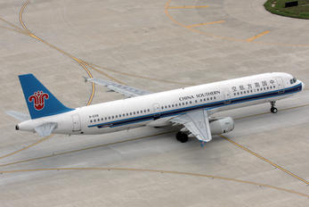B-6318 - China Southern Airlines Airbus A321