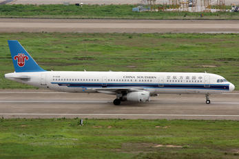 B-6318 - China Southern Airlines Airbus A321