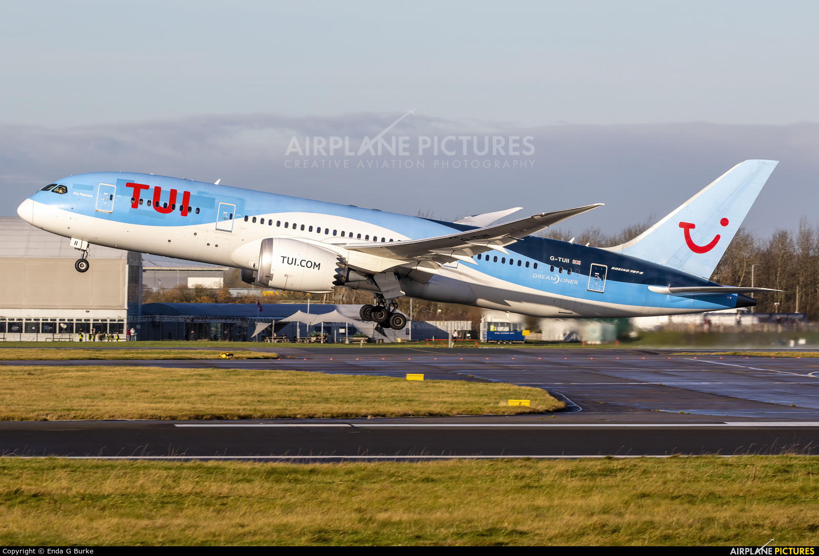 TUI Airways G-TUII aircraft at Manchester