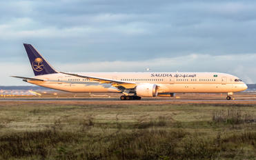 HZ-AR25 - Saudi Arabian Airlines Boeing 787-10 Dreamliner