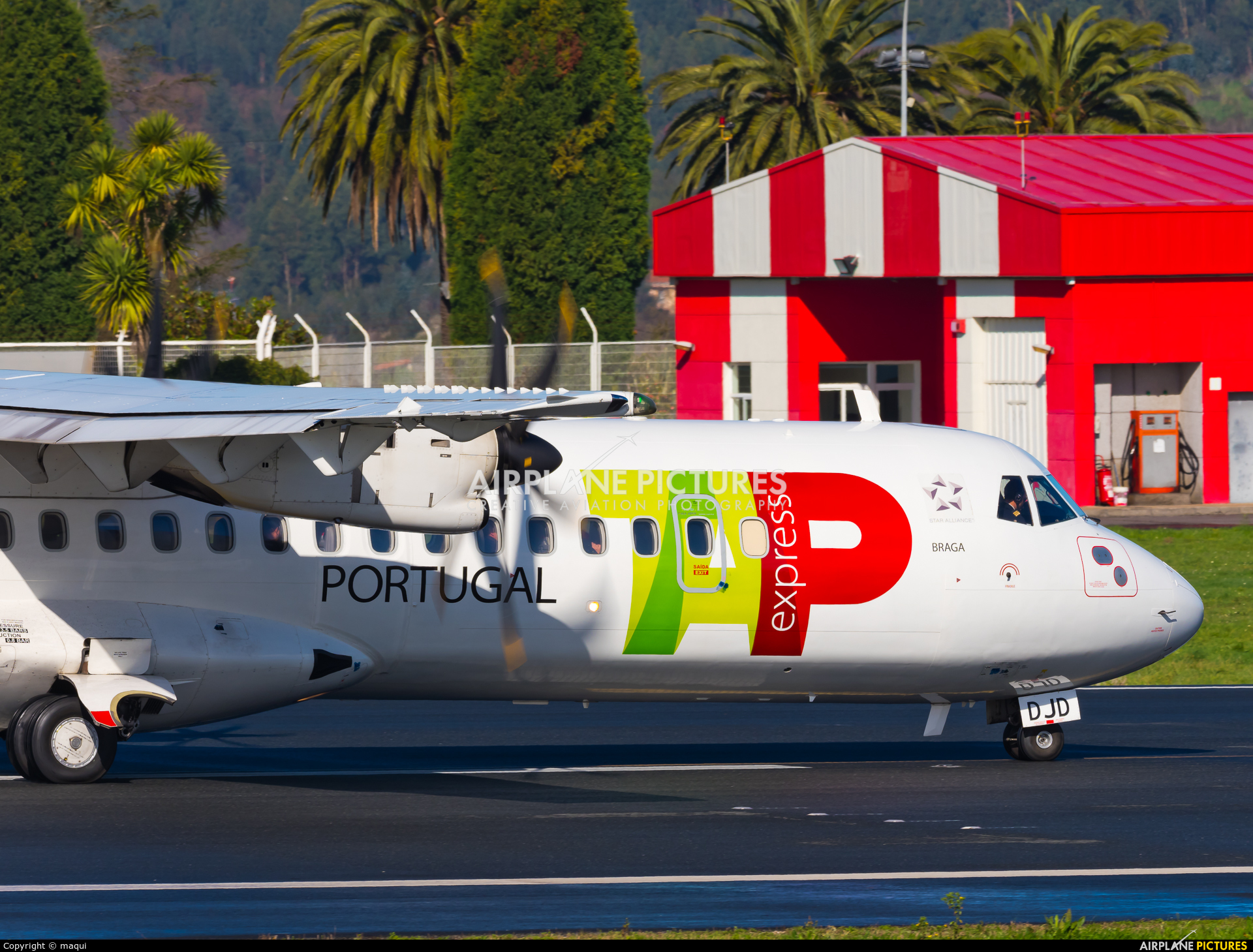 TAP Express CS-DJD aircraft at La Coruña