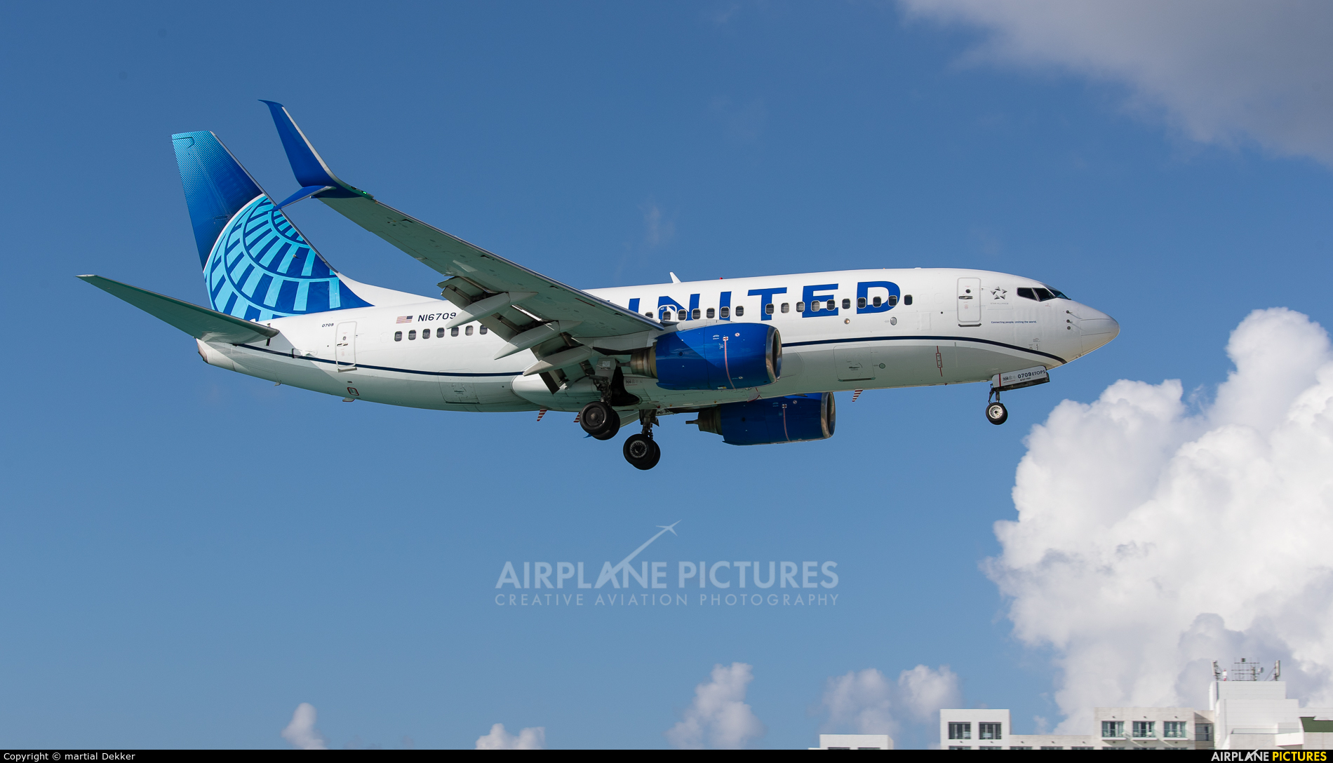 United Airlines N16709 aircraft at Sint Maarten - Princess Juliana Intl