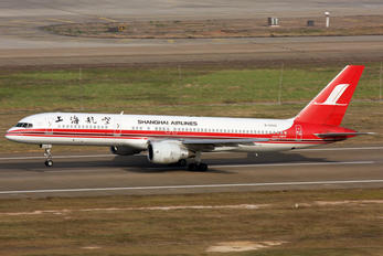 B-2842 - Shanghai Airlines Boeing 757-200