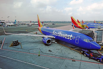 N8321D - Southwest Airlines Boeing 737-800