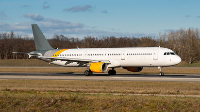 LY-VEG - Avion Express Airbus A321