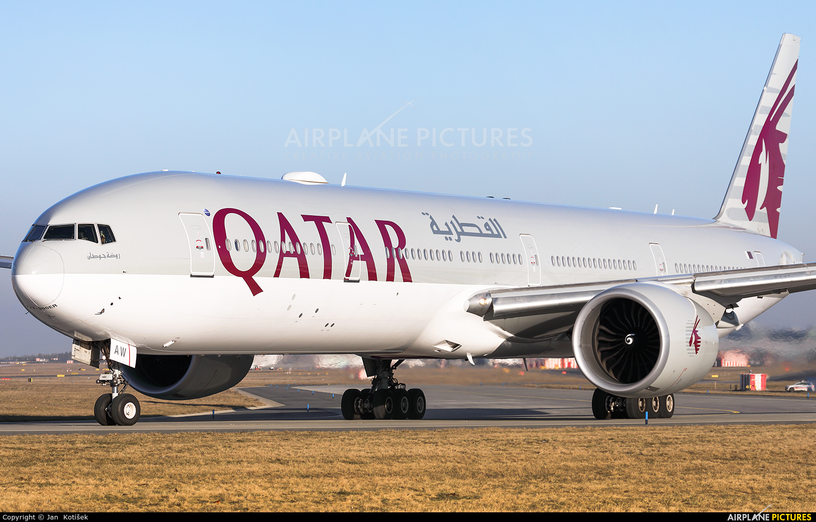 Qatar Airways A7-BAW aircraft at Prague - Václav Havel