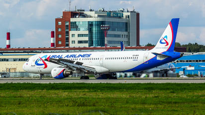 VQ-BKH - Ural Airlines Airbus A321